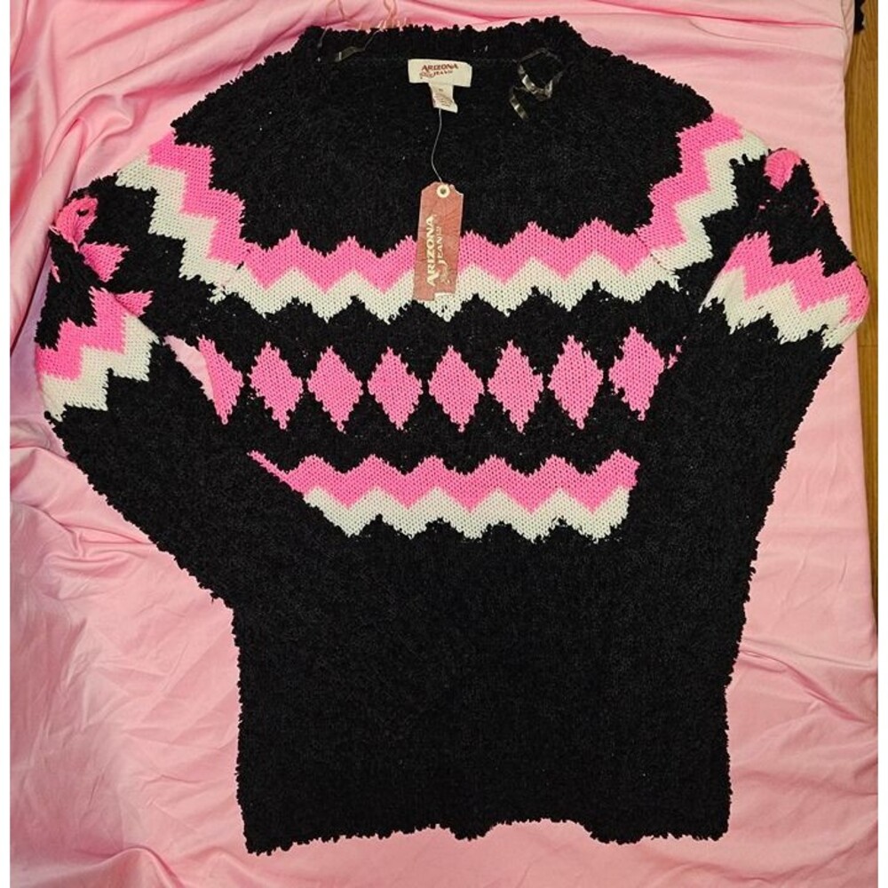 NWT Arizona Jean Co. Sweater Size XS Women’s Black Pink Chevron Fuzzy Knit Pullo
